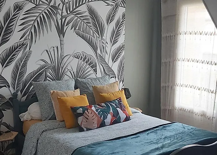 Chambre Climatisee Au Coeur De Brive Avec Televiseur Connecte Wifi Netflix